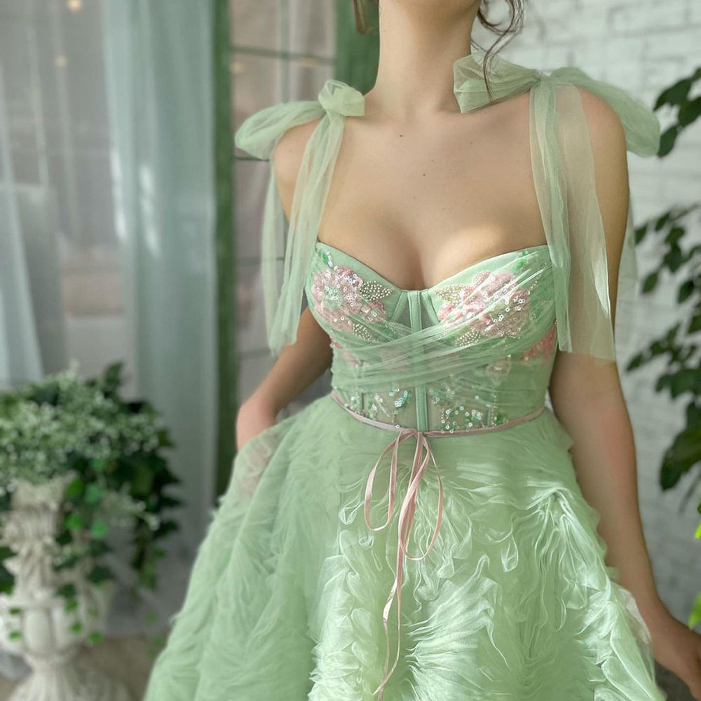 товар из китая suspender evening dress 女网纱刺绣连衣裙吊带性感蓬蓬礼服裙