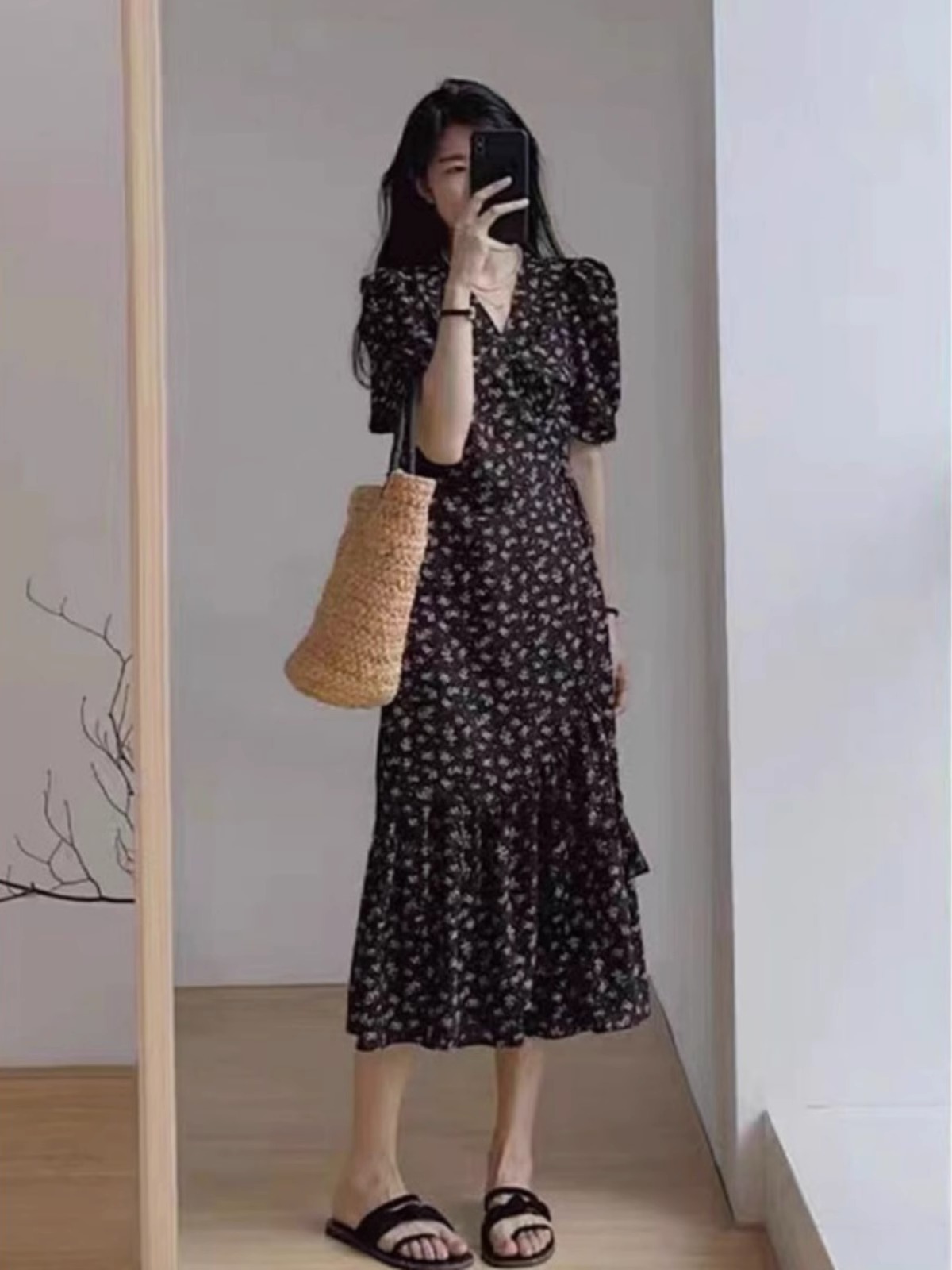 2025新款碎花连衣裙显瘦到尖叫！茶歇裙A字设计太绝了