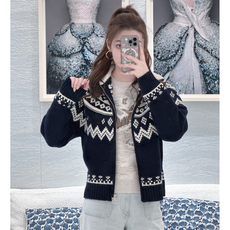 Celebrity-Inspired Dark Blue Fair Isle Jacquard Stand-Collar Zip-Up Knit Cardigan for Women, Early Autumn Vintage Sweater Coat Celebrity-Inspired Dark Blue Fair Isle Jacquard Stand-Collar Zip-Up Knit Cardigan for Women, Early Autumn Vintage Sweater Coat