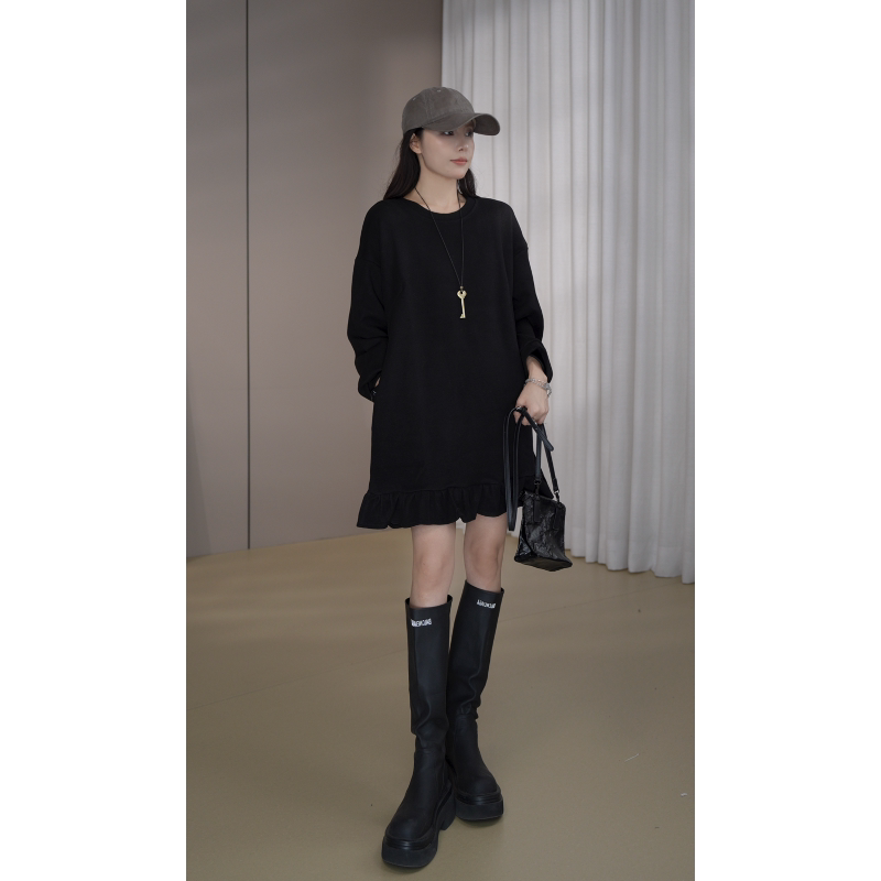 Shuoge | Relaxed and Casual Ruffled Sweatshirt Dress with a Slimming Silhouette T-Shirt Dress 24743 Shuoge | Relaxed and Casual Ruffled Sweatshirt Dress with a Slimming Silhouette T-Shirt Dress 24743