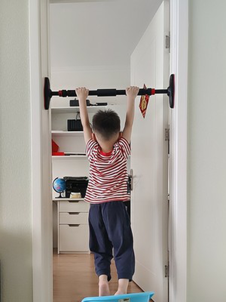 拉伸吊环器材，经常玩容易长高高