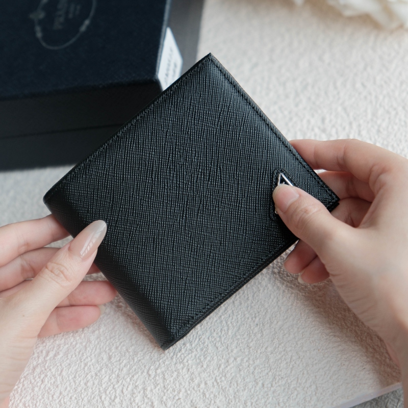 Original European and American Fashion Men's Genuine Leather Cross Pattern Short Wallet Triangle Hardware Multi-Card Slot 80% off Wallet Wallet