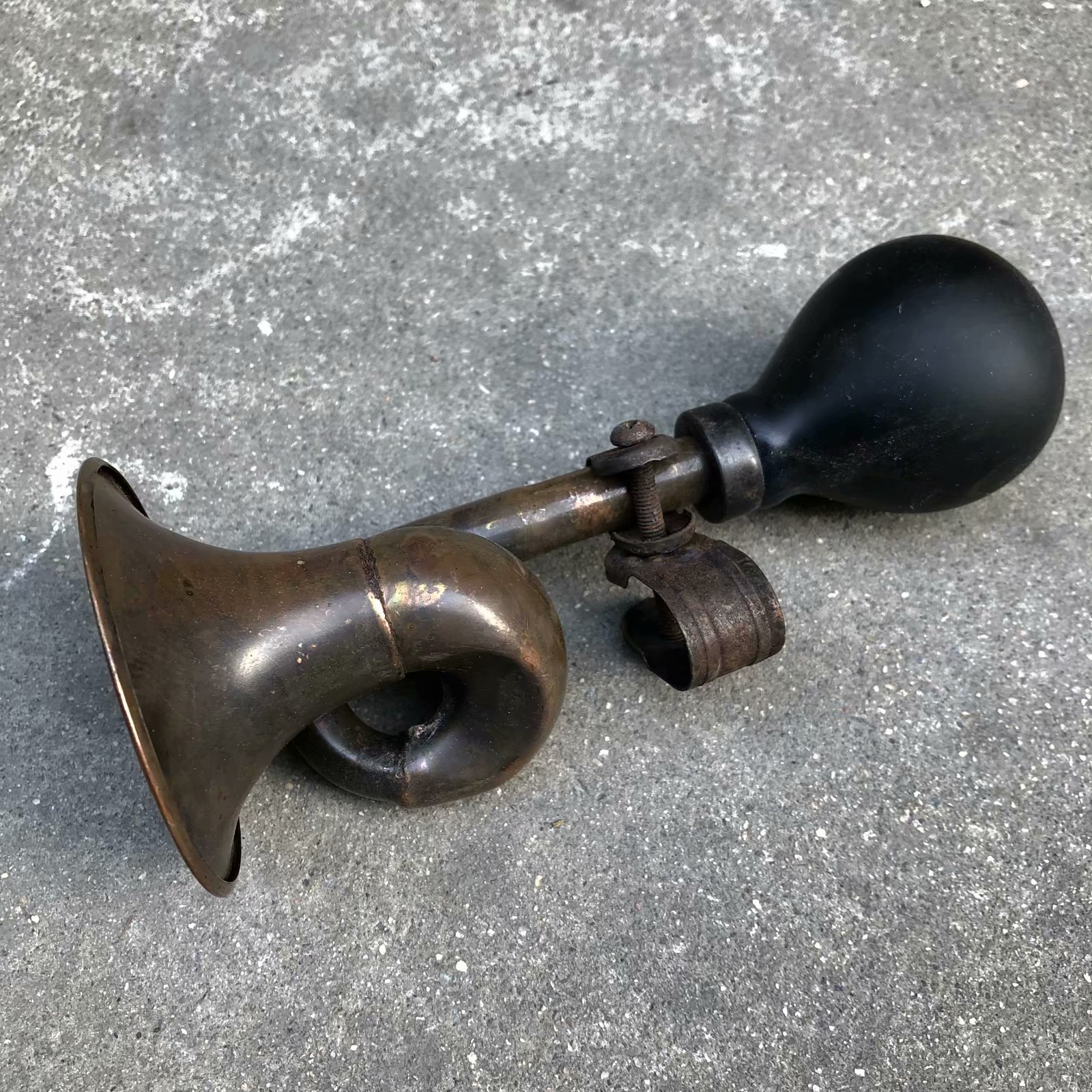 Antique collection Republic of China bronze vintage car horn old Shanghai rickshaw horn Shanghai nostalgic object gifts