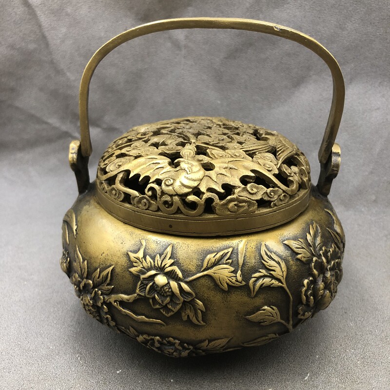 Ancient play miscellaneous copper stove Tito-beam incense stove warm hand stove copper stove large and dry longs for a long time retro