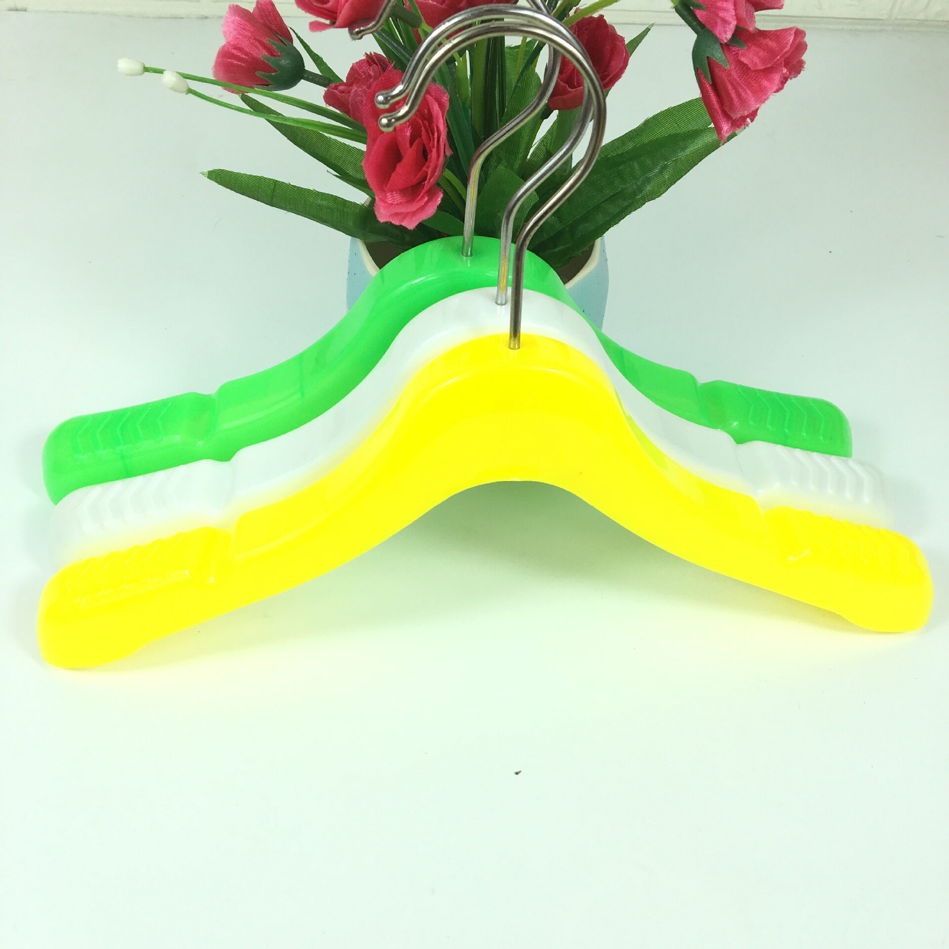 Non-slip plastic children's clothes hanger clothing store children's clothes hanger clothes hanger children's clothes rack children's clothes rack