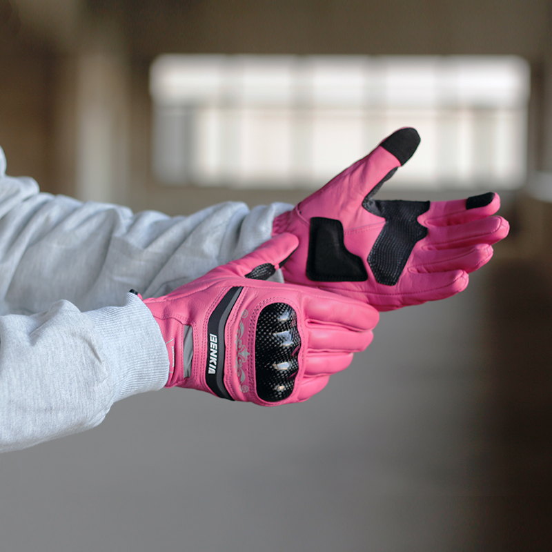 BENKIA locomotive motorcycle riding gloves knight leather carbon fiber anti-fall waterproof winter warm women's pink