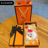 Белая подвеска, оранжевая подарочная коробка