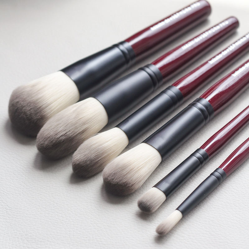 Only 9 Sets Left! White Phoenix Hall × Sephora Limited Edition Makeup Brushes, Clearance Sale for 99 Yuan with Original Brush Bag Included Only 9 Sets Left! White Phoenix Hall × Sephora Limited Edition Makeup Brushes, Clearance Sale for 99 Yuan with Original Brush Bag Included