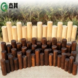 Небольшой деревянный забор изделия ограждения фехтоварь балкон декоративный пень с твердым деревом украшений на открытом воздухе.