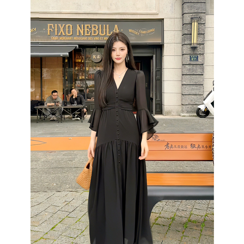 French-Style High-End Black Flared Sleeve V-Neck Dress for Women, New Summer Hepburn-Style Waist-Cinching Slit Long Dress French-Style High-End Black Flared Sleeve V-Neck Dress for Women, New Summer Hepburn-Style Waist-Cinching Slit Long Dress
