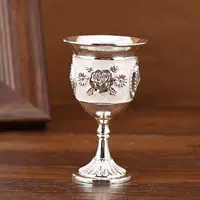 Серебряный белый и серебряный цветок высокий чашка