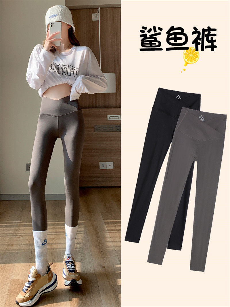 Outside wearing spring and autumn with tight and velvety yoga slim leg winter thickened close-up and hip-bottom Barbie with shark pants child tide