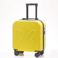 Желтый милый кролик