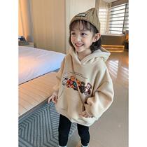 Spring and autumn 2022 new girl gush clothing baby foreign gas integrated suede thickened with hat childrens autumn clothes damp