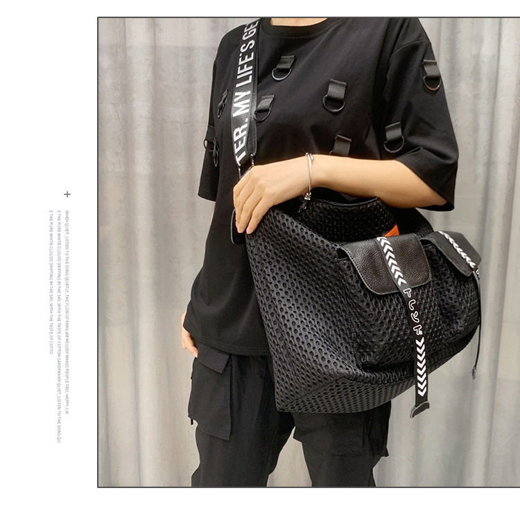 Casual Bag 2022 New Slanted Satchel Fashion Single Shoulder Travel Bag Fitness Travel Big Capacity Bag for men and women