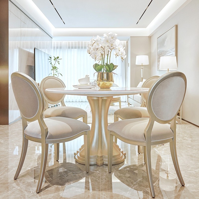 34 高級家具体験店 無垢材ダイニングテーブル、ライトラグジュアリー ミニマリスト ダイニングルーム モダンな楕円形ダイニングテーブルと椅子