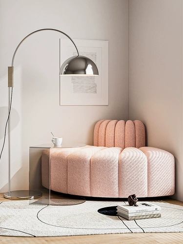 Кремовый изогнутый диван для спальни для отдыха