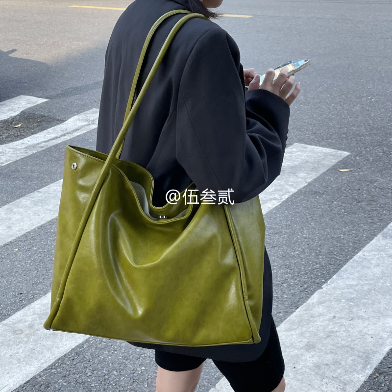 High-Quality Avocado Green Tote Bag, Minimalist Large-Capacity Commuter Shoulder Bag, Practical Large Bag for Students High-Quality Avocado Green Tote Bag, Minimalist Large-Capacity Commuter Shoulder Bag, Practical Large Bag for Students