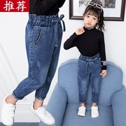 Trẻ em mặc cô gái quần jeans mùa xuân và mùa thu quần mới trẻ trung và lớn của mất xà cạp nhỏ thời trang trẻ em thời trang.