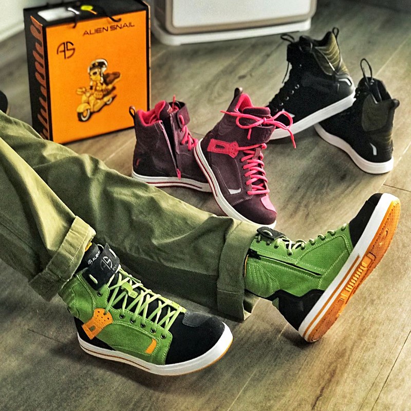 Alien Snails Riding Shoes Locomotive Riding Boots Spring Summer Commuter Locomotive Shoes men and women Anti-fall retro waterproof shoes