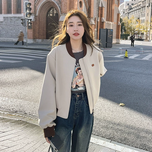 Абрикосовая дизайнерская куртка, тренд сезона