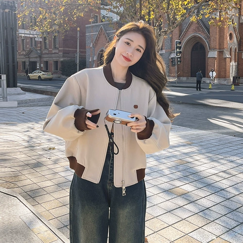 Абрикосовая дизайнерская куртка, тренд сезона