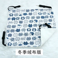 Зимний белый и ветровый кот