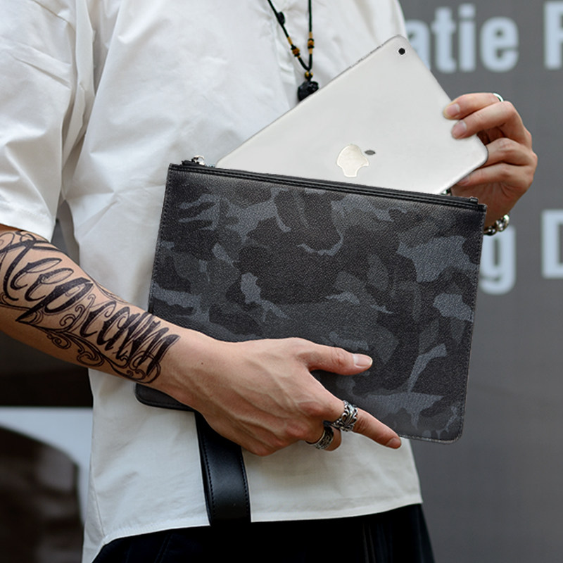 Men's bag handbag men's European and American fashion large capacity hand grab pack multifunctional hand bag bag camouflage men's envelope