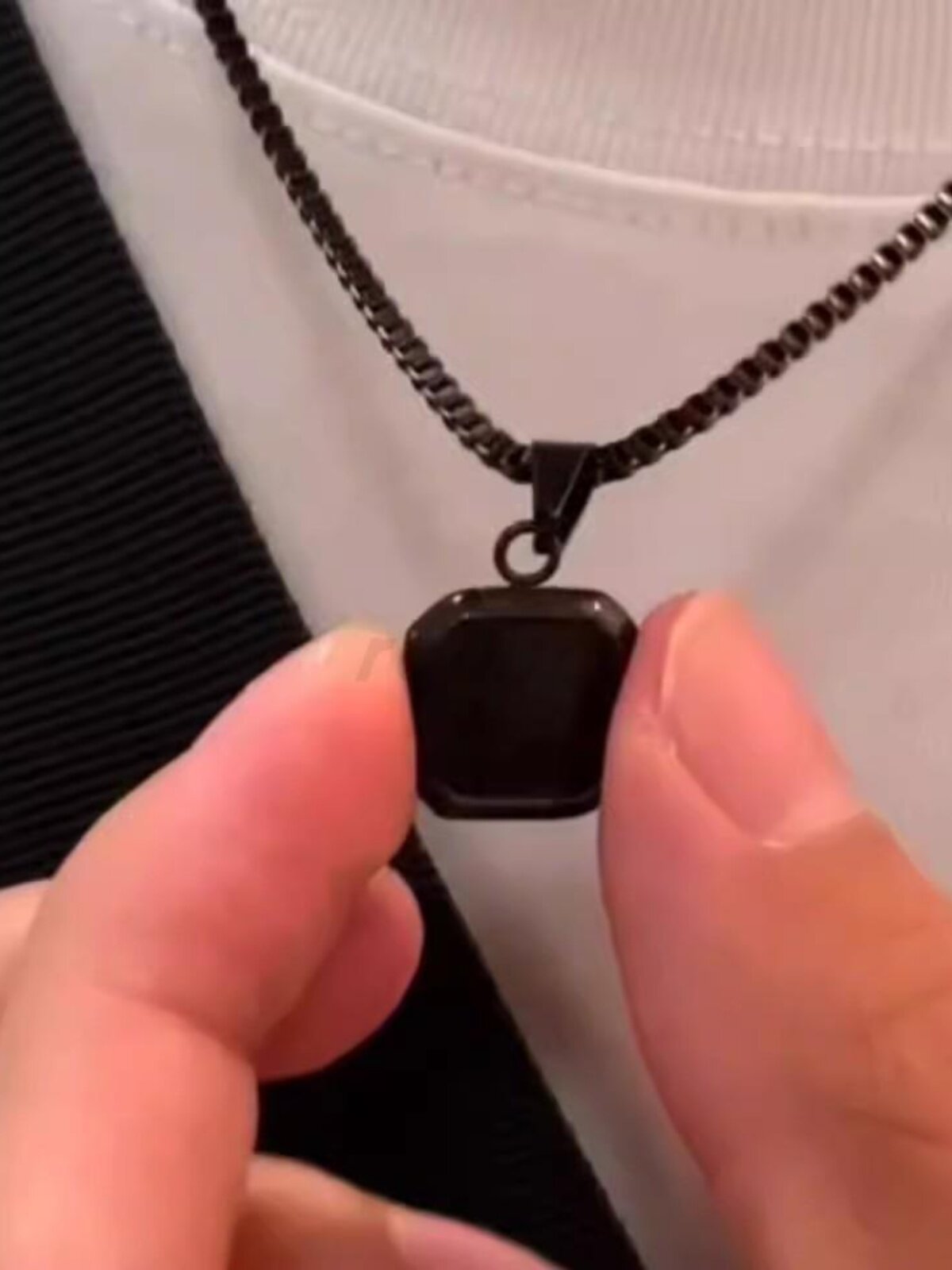 Temperature-Sensitive Color-Changing Necklace, Body Temperature Photo Jewelry, Geometric Square Niche Accessory, Gift for Girlfriend, Couple's Birthday Present