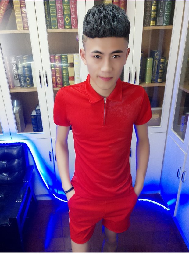 Bộ đồ xã hội nam anh chàng lưới đỏ hai mảnh quần short giản dị phù hợp với mùa hè mỏng phần tay nhanh màu đỏ người đàn ông cùng một đoạn quần jean đen nam