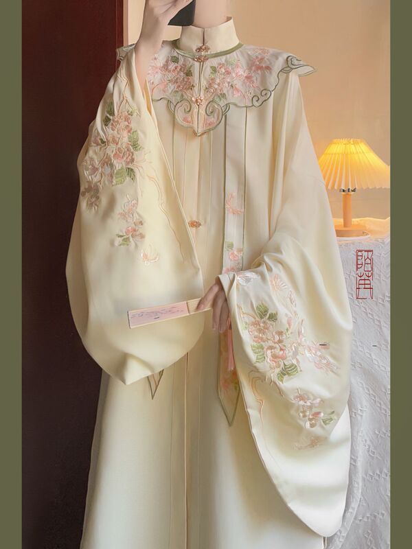 [in Stock] New Original Hanfu for Women [Early Spring] Ming-Style Front-Opening Stand Collar Cloud Shoulder Embroidered Horse Face Skirt for Spring and Autumn