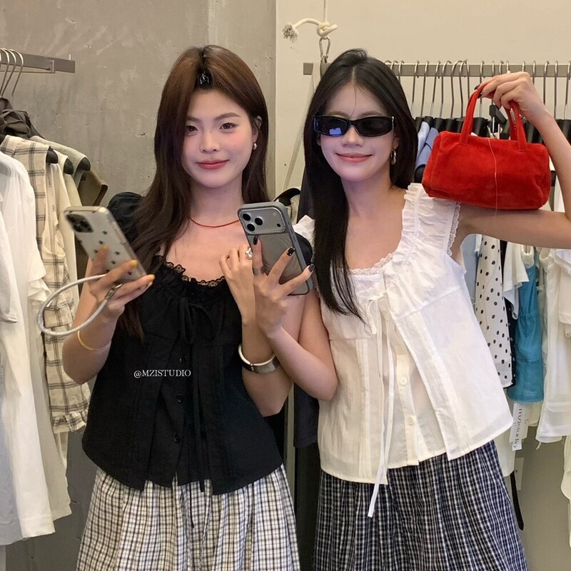 Summer 2026 New Korean Style Lace Fake Two-Piece Tie Sweet Girly Short Top Summer 2026 New Korean Style Lace Fake Two-Piece Tie Sweet Girly Short Top