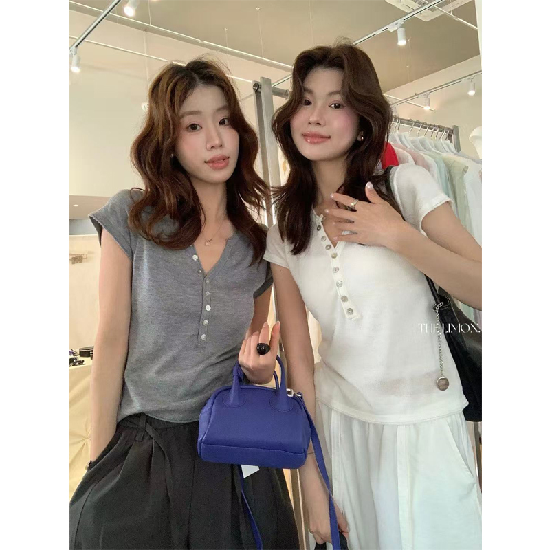 2026 Summer New Style Henry Half-Open Collar Buttoned Regular Shoulder Slim Fit Knitted Top for Women