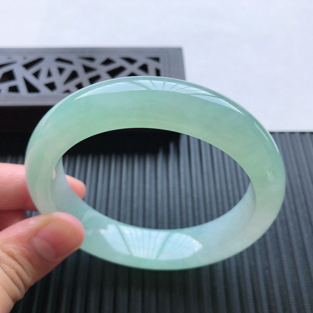 缅甸翡翠玉镯女款少女冰种晴水手镯翡翠贵妃玉手镯女浅绿翡翠手镯-阿里巴巴