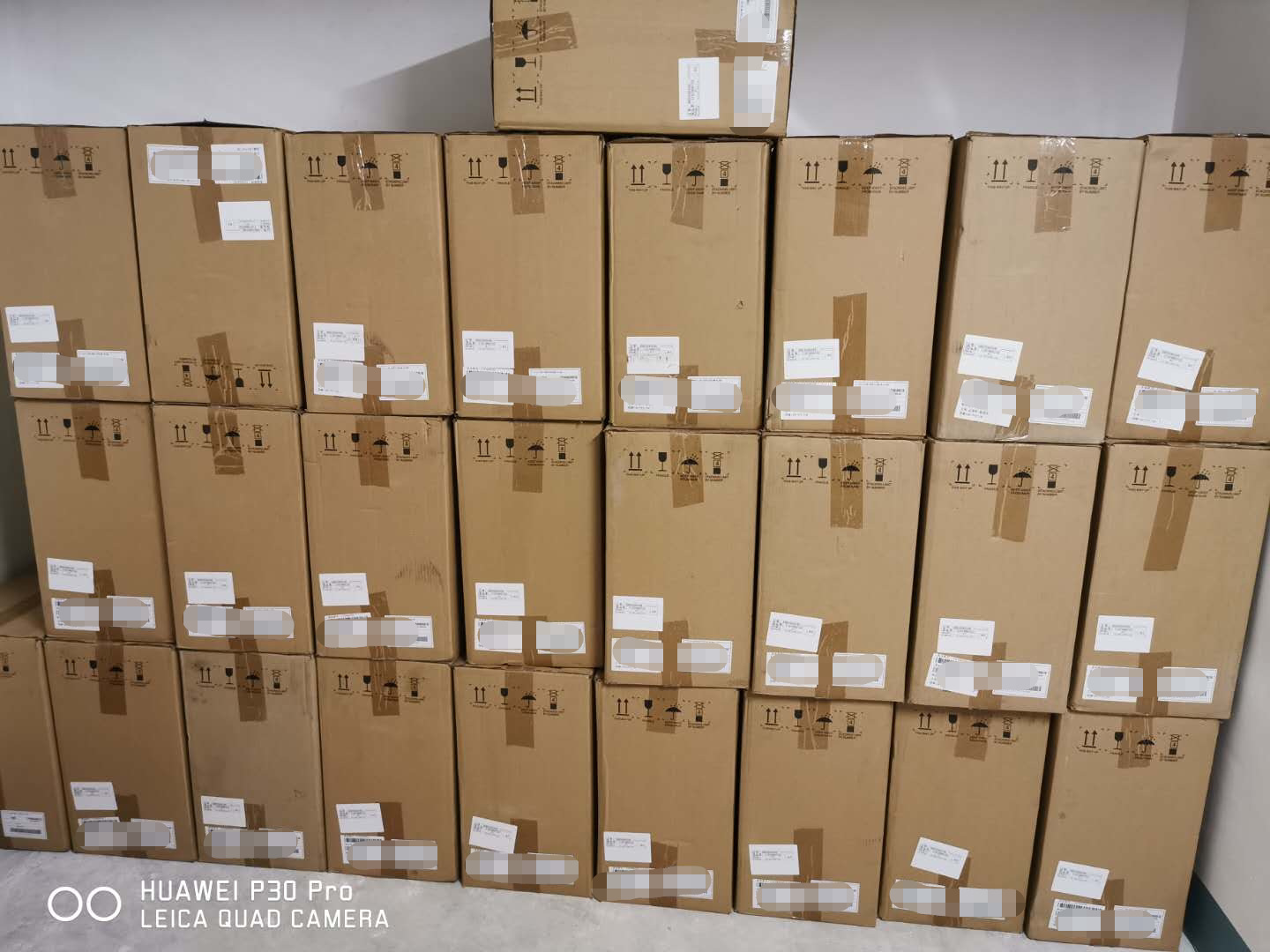 Spot Internet Hemisphere surveillance camera DS-2CD3345F-IS