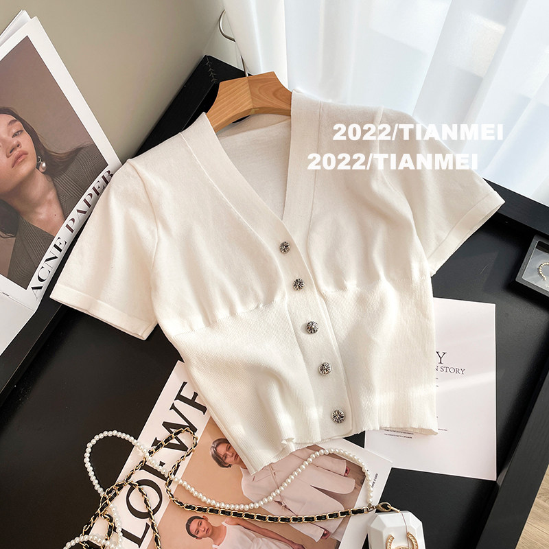 V - collar line button short sleeve T - shirt 2023 summer new fashion high - sense pure color and navel coat in