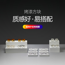 Optical store hot-selling solid wood painted square display box sunglasses sunglasses window high cabinet display display shelf