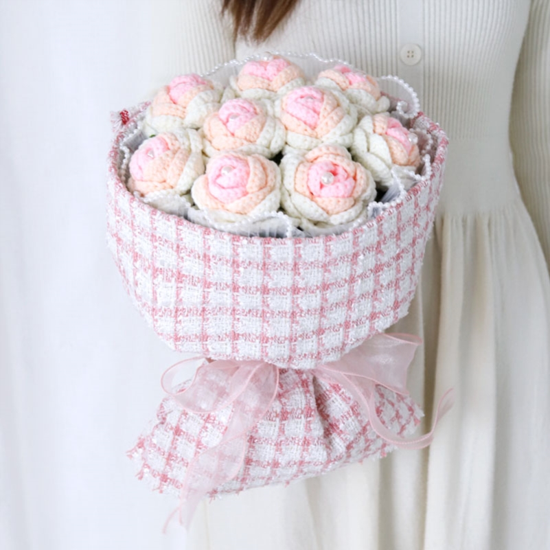 Thai Rose Material Bag Handwoven Progressive Layer Rose Bouquet Handloom Knit Finished Knit hand to hold flower weave