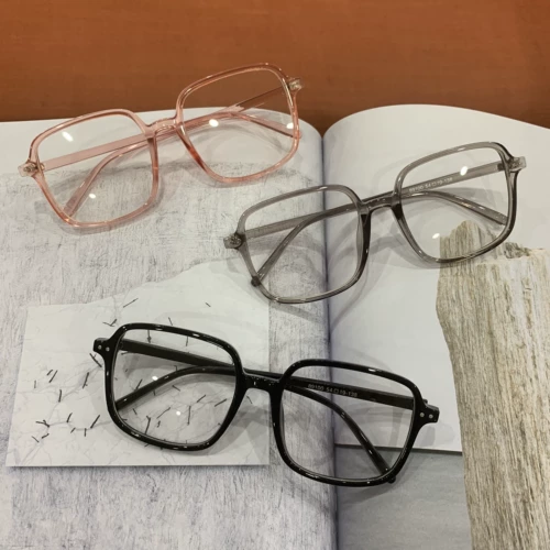 Большой -фрейм -черный бокалы женский круглый лице