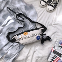 На висела четыре случайных значка гориллы белой полосы