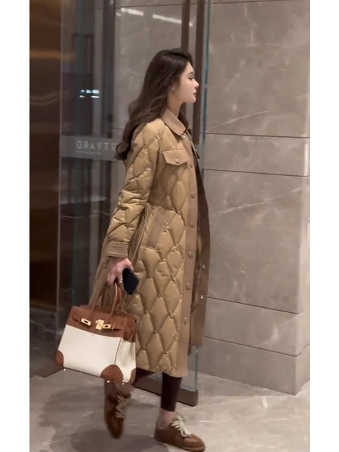 European-Style Khaki Long down Jacket with a Turn-Down Collar, 2026 Spring, High-End, Super Stylish, Lightweight, Trendy Small Cotton-Padded Jacket for Women