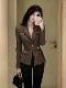Spring Season Light Luxury High-End Commuter Business Blazer, Elegant Socialite Style, Waist-Cinching Coffee-Colored Suit Jacket for Important Occasions