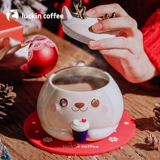 Разрушить кофейное мозговое отверстие открытая керамическая кружка девушка милый подарочный кабинет с водной чашкой