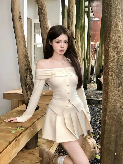 Designed with a Slim Fit, Off-The-Shoulder Knit Top with Long Sleeves and a Pleated Short Skirt Set for Women, a Hot-Selling Item for Autumn