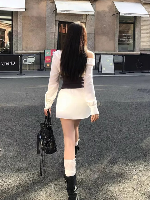 High-End One-Shoulder Long-Sleeved Shirt, White Dress for Women, Designer Niche, Waist-Cinching Tie-Up Short Skirt for Autumn