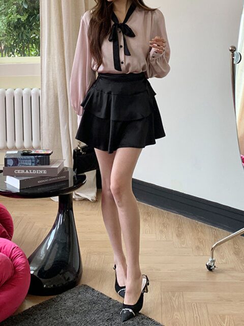 Silky Black Satin Cake Skirt for Women 2024 Spring New Design Slimming Long Leg A-Line Short Skirt