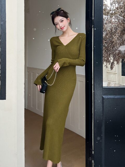 Lightly Mature and Elegant Style V-Neck Knitted Dress for Women, Autumn and Winter Long-Sleeved Slim-Fit Dress with a High-End Feel and A-Line Skirt Underneath