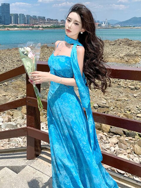 Beautiful Summer Resort-Style French Long Dress with a Unique Tie-Dye Blue Spaghetti Strap Design for Women, 2025 Summer Women's Clothing