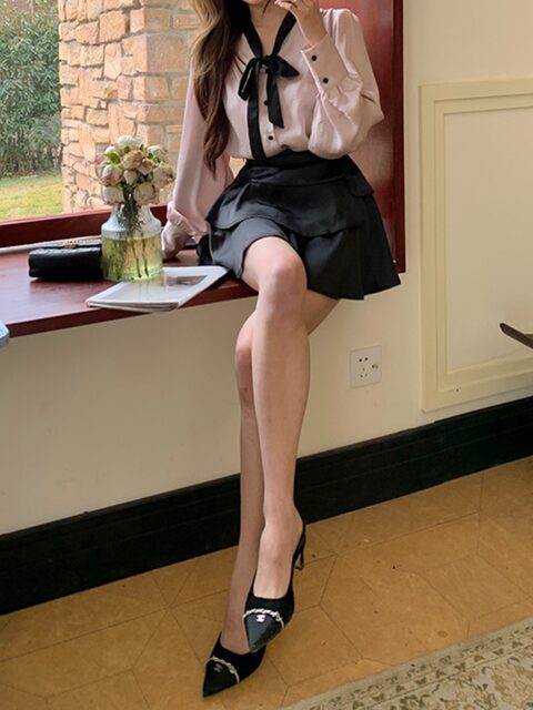 Silky Black Satin Cake Skirt for Women 2024 Spring New Design Slimming Long Leg A-Line Short Skirt