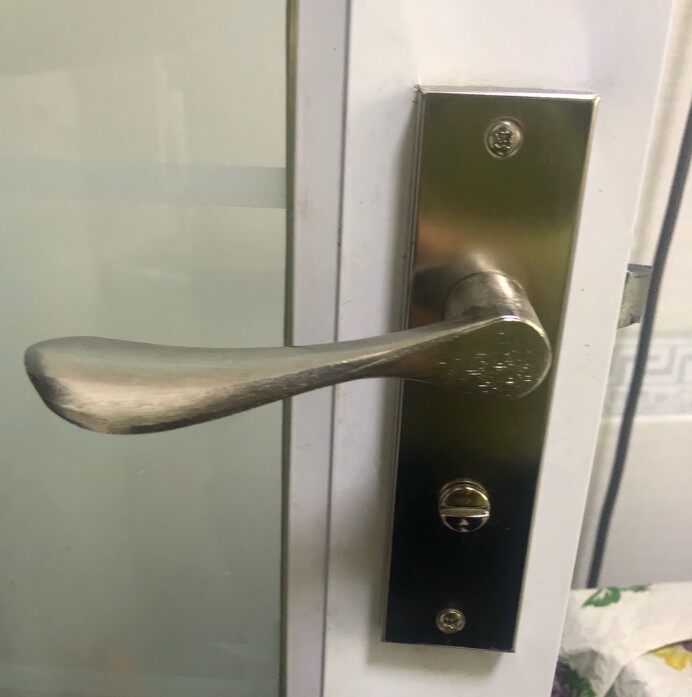 Powder room door lock indoor bathroom lock handle single tongue lock body lock cylinder lock tongue powder room toilet bathroom board hand lock